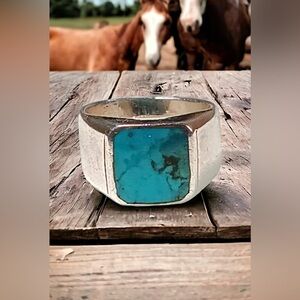 Vintage SW sterling Kingman turquoise signet ring - size 6. Tests positive